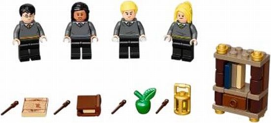 LEGO Harry Potter Hogwarts Students Accessory Set (40419) LEGO Harry Potter Hogwarts Students Accessory Set (40419)
