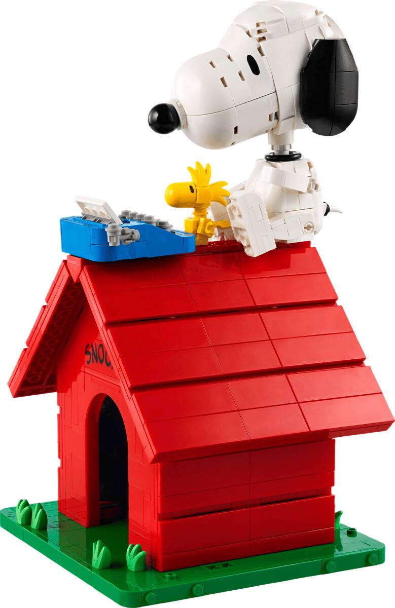 LEGO Ideas Peanuts: Snoopy's Doghouse (21368) LEGO Ideas Peanuts: Snoopy's Doghouse (21368)