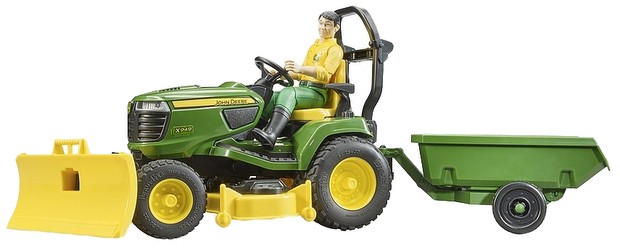 Bruder bworld John Deere Lawn Tractor with Trailer and Gardener (62104) Bruder bworld John Deere Lawn Tractor with Trailer and Gardener (62104)