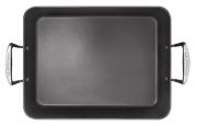 Le Creuset Aluminum roasting pan Le Creuset Aluminum roasting pan