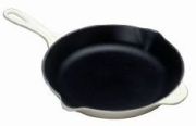 Le Creuset Serving pan 26cm high Le Creuset Serving pan 26cm high