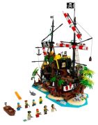 LEGO Ideas Pirates of Barracuda Bay (21322) LEGO Ideas Pirates of Barracuda Bay (21322)