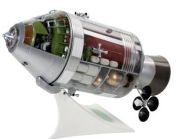 Revell Apollo spaceship & interior Revell Apollo spaceship & interior