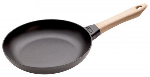 Staub Frying pan with wooden handle 24 cm Staub Frying pan with wooden handle 24 cm